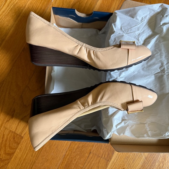 NWT!! Cole Haan Emory 40mm Bow Wedge size 7B - Picture 3 of 8